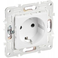 Розетка SKANDY 16А с заземл. защ. шторки безвинт. крепл. SK-R06W арктич. бел. IEK SK-R14-16-1-K01