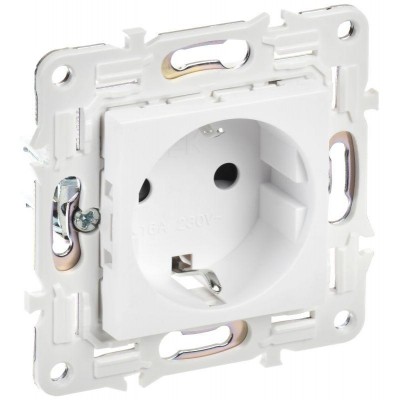 Розетка SKANDY 16А с заземл. защ. шторки безвинт. крепл. SK-R06W арктич. бел. IEK SK-R14-16-1-K01 Розетка SKANDY 16А с заземл. защ. шторки безвинт. крепл. SK-R06W арктич. бел. IEK SK-R14-16-1-K01