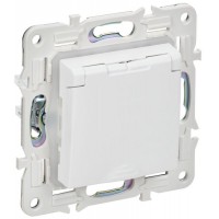 Розетка 1-м SKANDY 16А IP44 с заземл. защ. шторки с крышкой SK-R11W арктич. бел. IEK SK-R16-16-44-K01