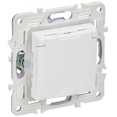 Розетка 1-м SKANDY 16А IP44 с заземл. защ. шторки с крышкой SK-R11W арктич. бел. IEK SK-R16-16-44-K01 Розетка 1-м SKANDY 16А IP44 с заземл. защ. шторки с крышкой SK-R11W арктич. бел. IEK SK-R16-16-44-K01