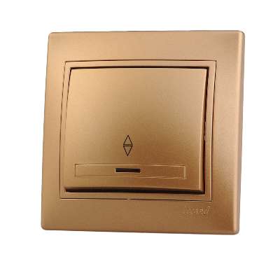 Переключатель проходной 1-кл. СП Mira 10А IP20 с подсветкой со вставкой зол. метал. LEZARD 701-1313-114 Переключатель проходной 1-кл. СП Mira 10А IP20 с подсветкой со вставкой зол. метал. LEZARD 701-1313-114