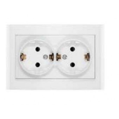 Розетка 2-м СП Бриллиант 16А IP20 с заземл. защ. шторки бел. UNIVersal 7947540 Розетка 2-м СП Бриллиант 16А IP20 с заземл. защ. шторки бел. UNIVersal 7947540