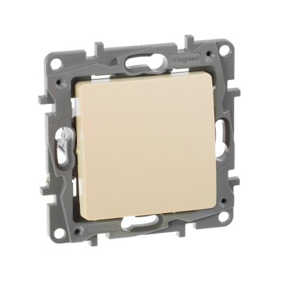 Выключатель 1-кл. СП Etika 10А IP20 250В 10AX безвинтов. зажимы механизм сл. кость IEK 672301 Выключатель 1-кл. СП Etika 10А IP20 250В 10AX безвинтов. зажимы механизм сл. кость IEK 672301