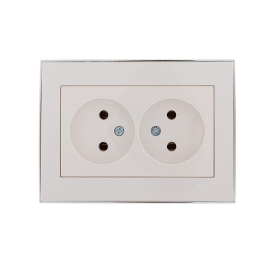 Розетка 2-м СП Rain 16А IP20 без заземл. с хром. боковой вставкой керамика бел. LEZARD 703-0225-128 Розетка 2-м СП Rain 16А IP20 без заземл. с хром. боковой вставкой керамика бел. LEZARD 703-0225-128